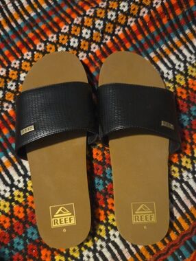 Reef Womens Black and Tan Slide Sandals